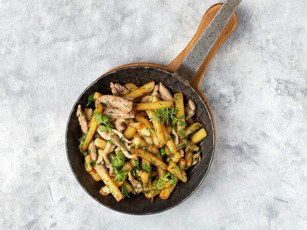 Пшеничный кот - Жареный картофель с грибами и свининой