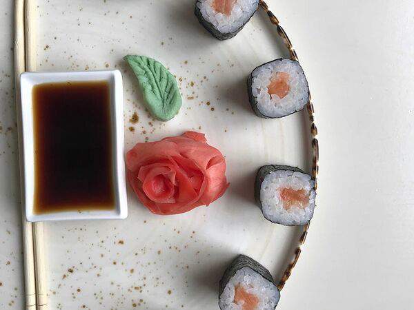 Gusto - Ролл с лососем