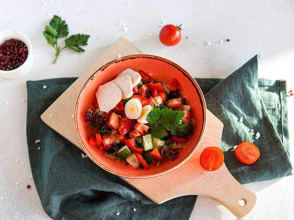 Family kitchen - Салат с овощами и курицей