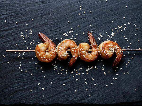 Хомяк - Шашлычок из тигровых креветок на шпажке