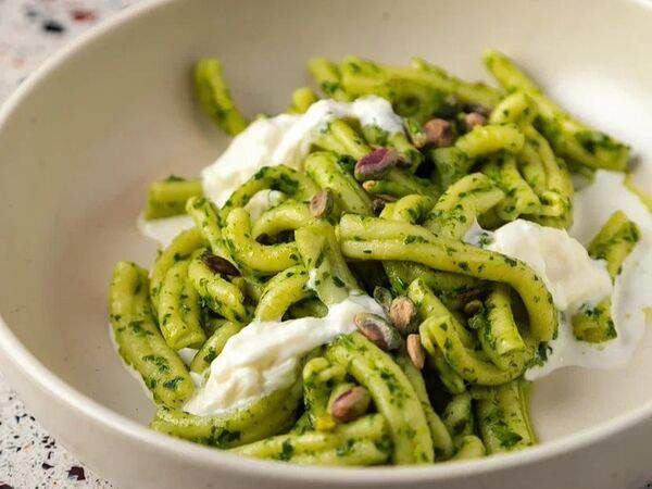 Matamata - Паста с песто и сыром страчателлой