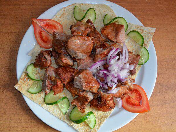 Вдали от жен - Шашлык из cвинoй шейки на мангале