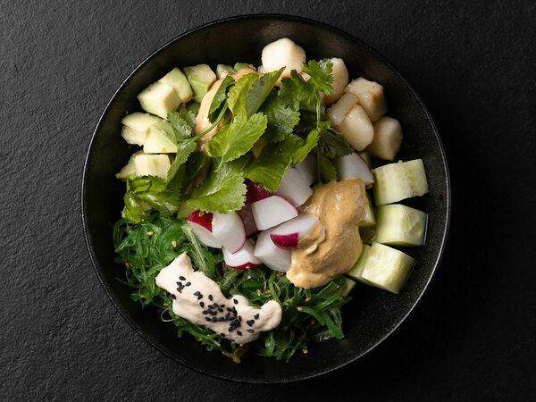 Pizza Shop - Поке с грушей и киноа