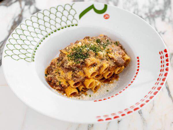 R14 - Канделе с бычьими хвостами