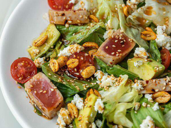 Zanoza Open Bar - Салат с тунцом