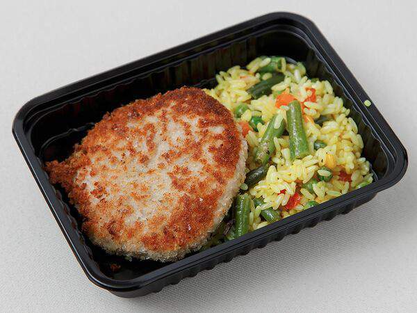 Gost Food - Биточек рыбный с сыром, рис с овощами