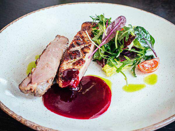 Le veranda - Утиная грудка гриль с микс-салатом