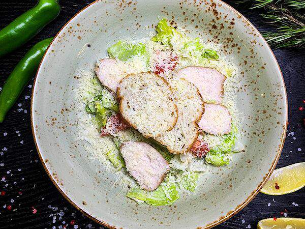 Брашна - Салат Цезарь с курицей