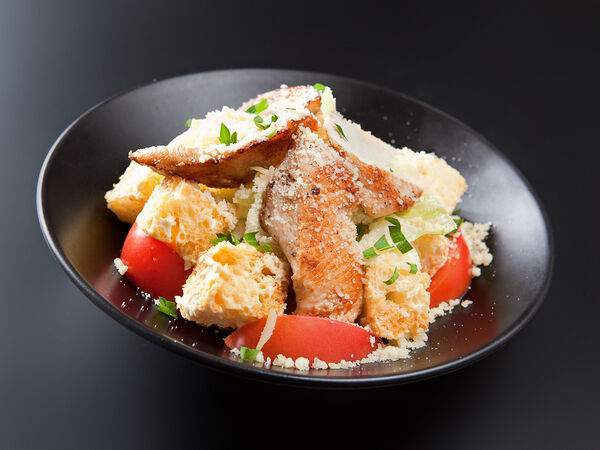 Hot dogs - Салат цезарь