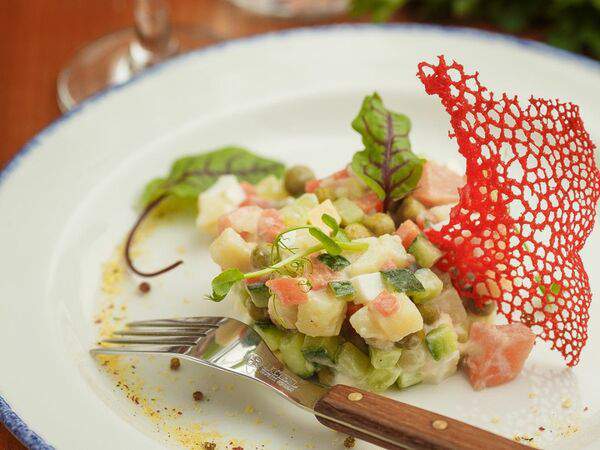 Конфитюр - Салат Оливье со слабосоленой семгой