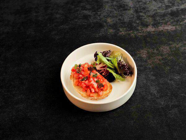 Bobrovsky bar - Брускетта с томатами и трюфелем