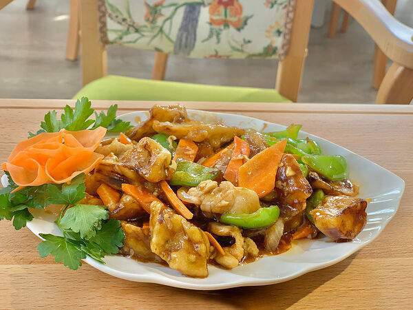 Харбин - Баклажан со свининой и овощами