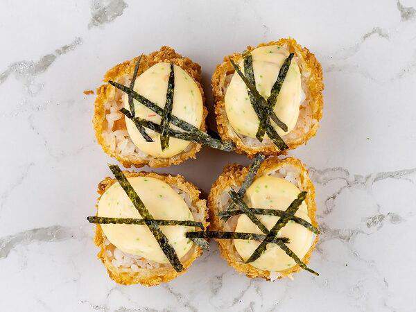 Васаби - Хрустящий ролл с лососем, креветкой, томатом и зеленым луком