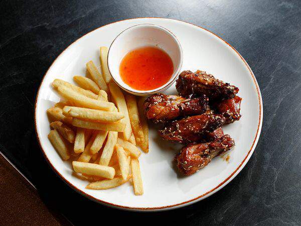 Мускат - Куриные крылья в соусе терияки