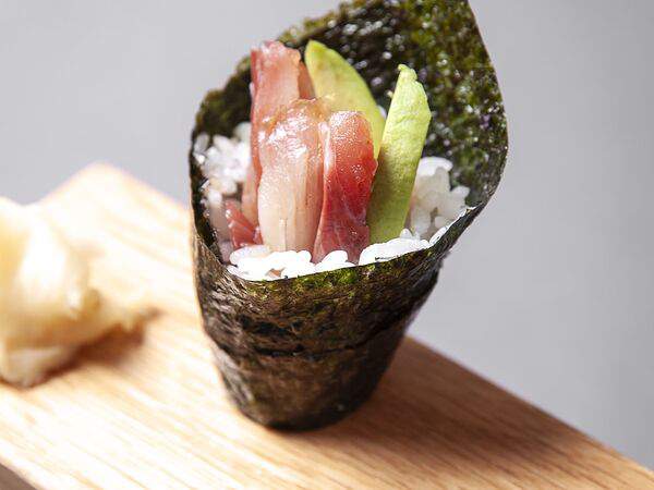 Shiba - Хенд-ролл с хамачи спайси