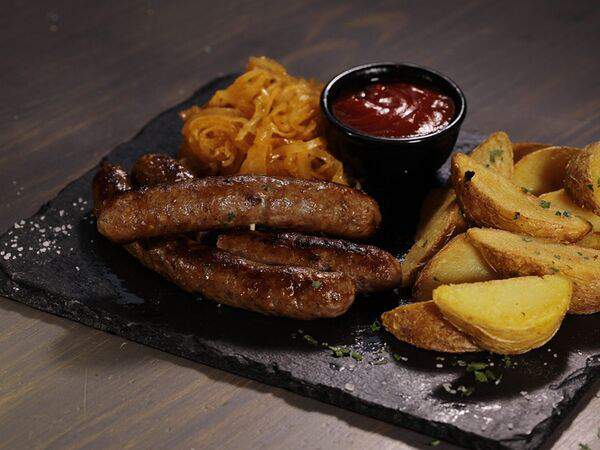 Олд Брюгге шоп & бар - Мюнхенские колбаски с тушеной капусткой