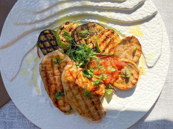 Пау Вау - Куриное филе с овощами гриль