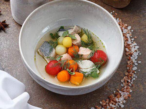 Fratelli - Наваристая уха с семгой и сибасом