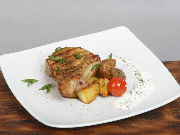 Гриль-Бар Лето - Стейк из свинины на кости