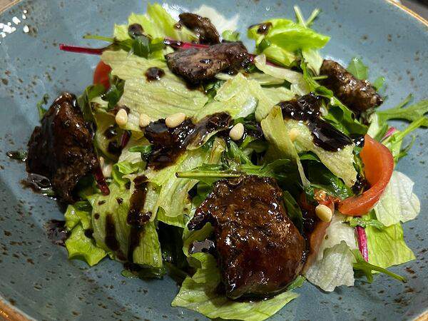 Pulcinella - Тёплый салат с куриной печенью