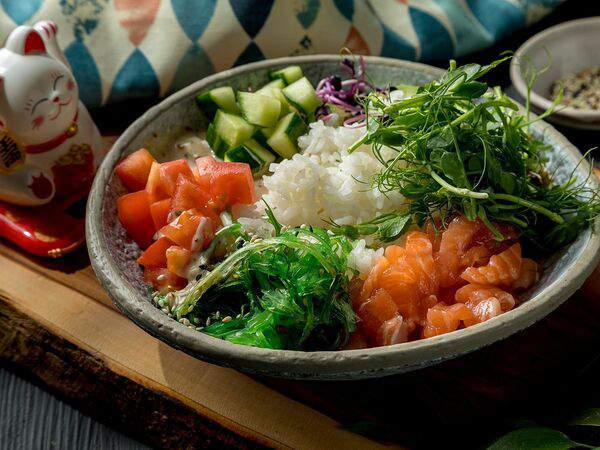 Кухня Момо - Поке с лососем