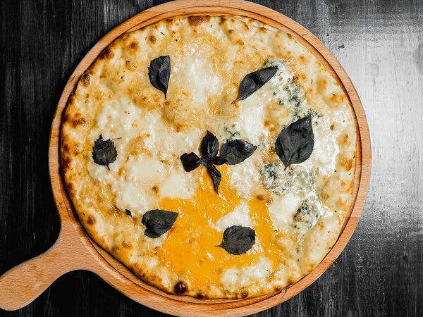 Рубинштейнъ - Пицца Четыре сыра