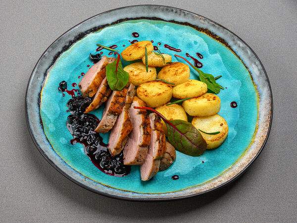 Barzini - Утиная грудка с бэби картофелем