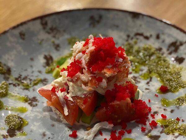 Рыбы бы - Салат с мясом камчатского краба и бакинскими томатами