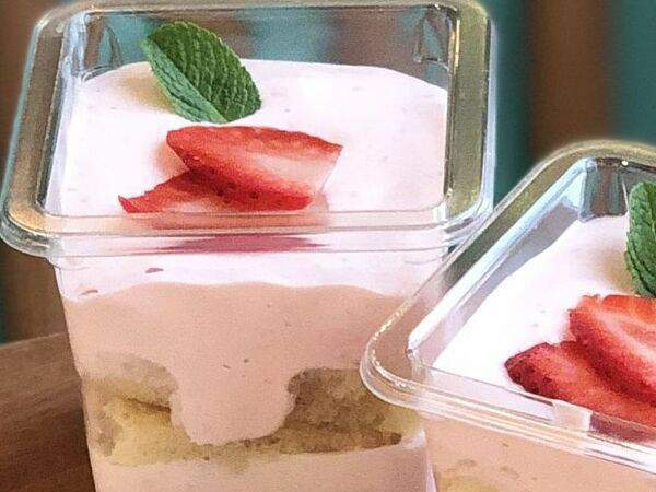 Кофейня Зеленая Улица - Тирамису с клубникой