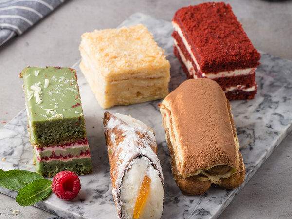 Bagatelle - Сет пирожных №9