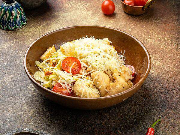 Лаунж кафе Бакшиш - Салат Цезарь с курицей