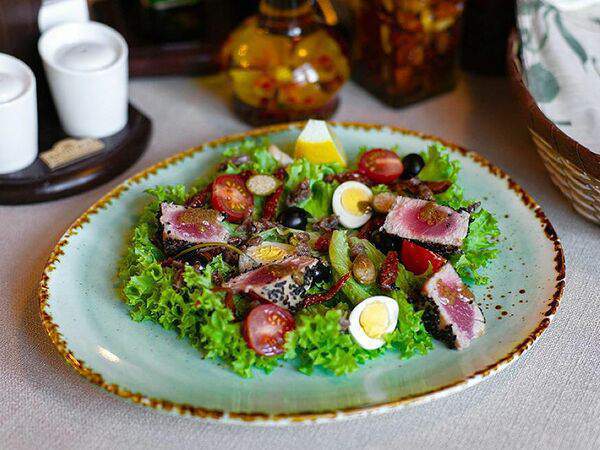 Basilico - Салат с тунцом