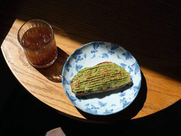 Chicken Star - Тост с авокадо