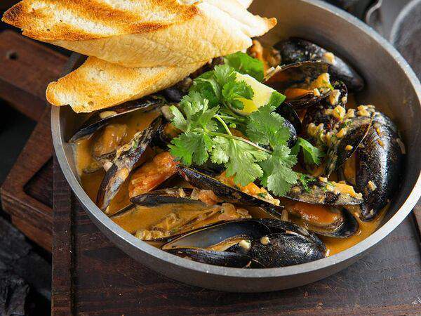 Коптильня - Мидии в соусе Том-Ям