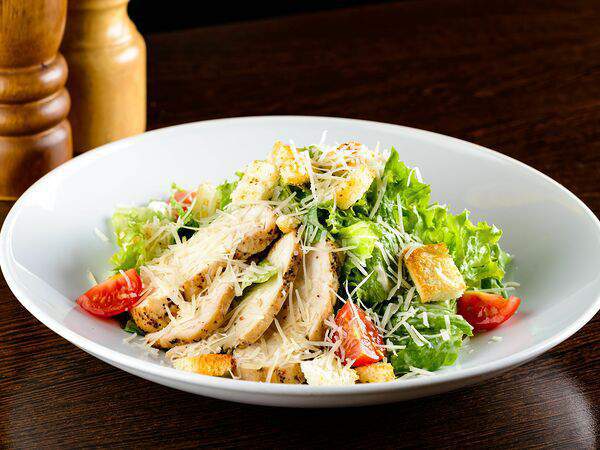 Перфетто - Салат Цезарь с цыпленком