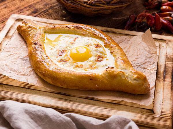 Базилико-пицца - Хачапури по-аджарски