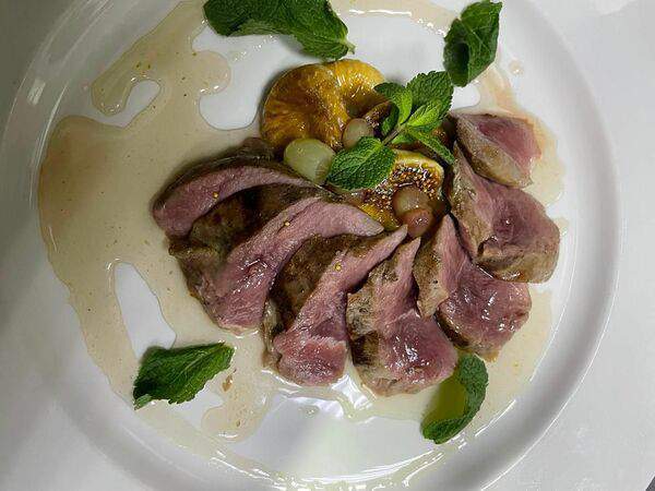 Сохо - Утиная грудка с инжиром и винoградом