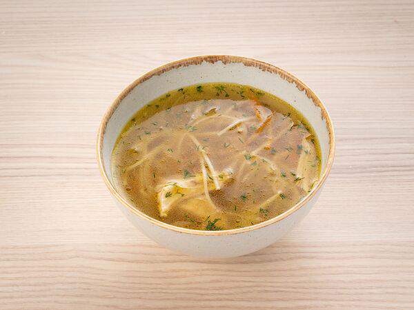 Кафе Полезные Продукты Лавка Здоровой Еды - Куриный бульон с мякотью и лапшой