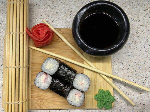 Скушай Суши - Ролл Кани маки