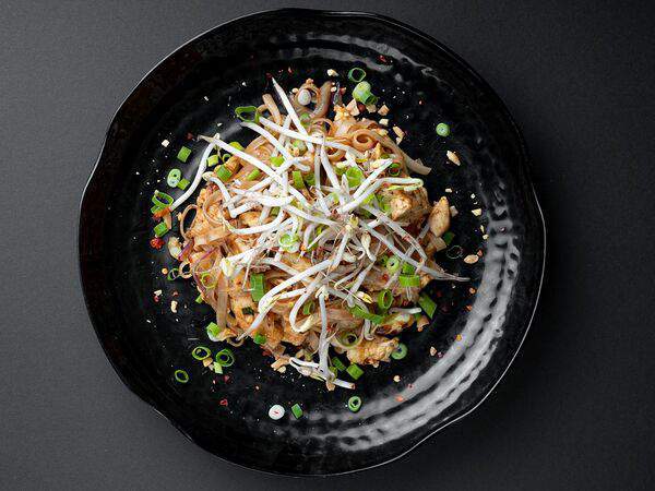 Joly Woo - Вок Пад-Тай с курой