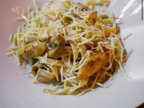 Пикник - Паста с курицей и грибами