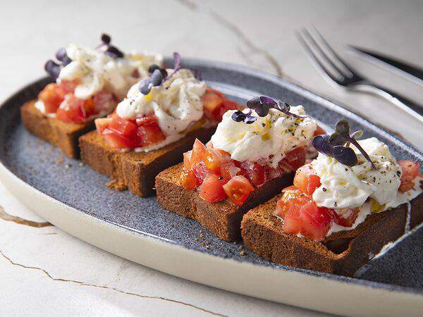 Джентльмены удачи - Брускетта с томатами и Страчателлой