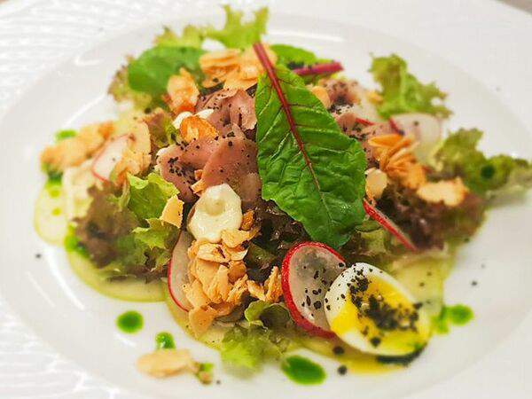 Васнецовъ - Салат из говяжьего языка и зеленого яблока