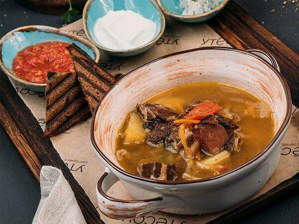 Утесов - Кислые суточные щи с телячьими щечками, окороком кабана и грибами