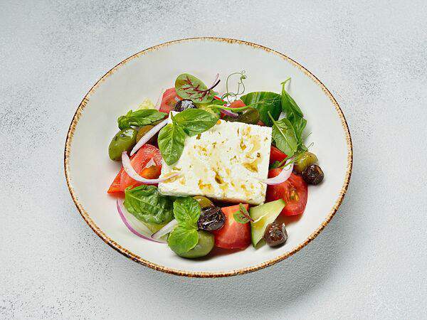 Базилик - Салат из спелых томатов