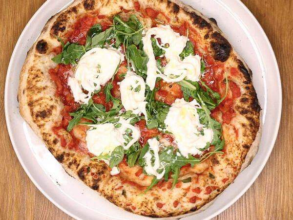 Pizza Napoli - Страчателла