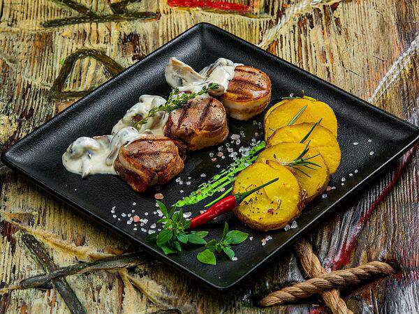 Парк - Медальоны из свинины