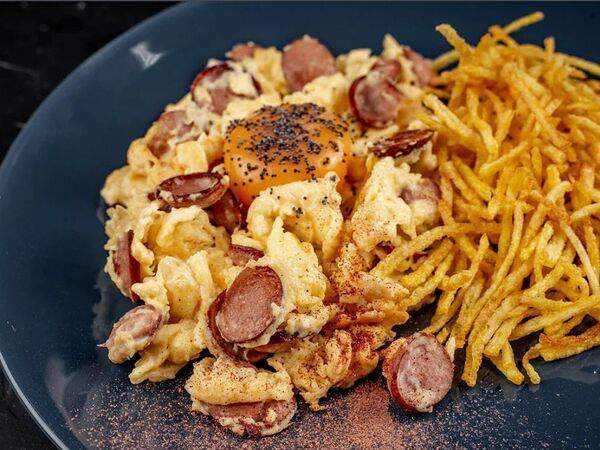 Pizza Hub - Скрэмбл с колбасками