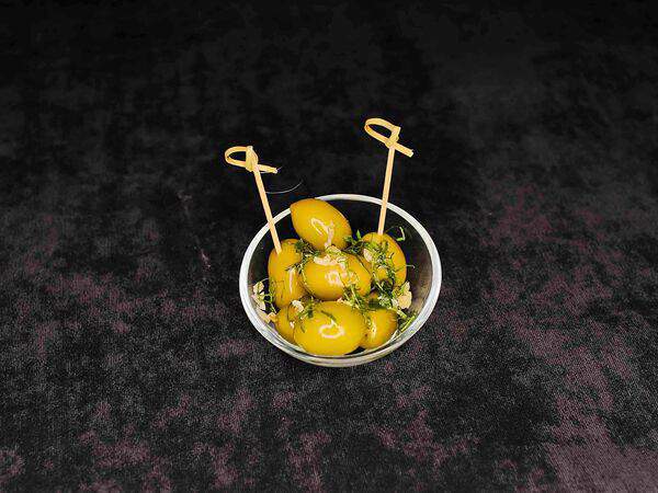 Bobrovsky bar - Оливки с базиликом и чесноком