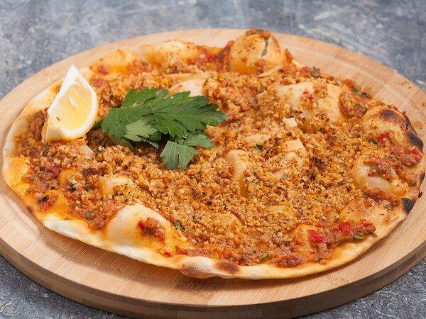 Кебабы-кутабы - Лахмаджун с грецким орехом